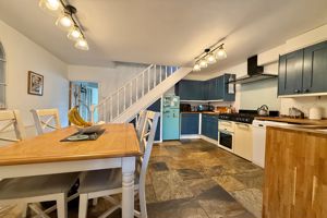 Kitchen/Breakfast Room- click for photo gallery